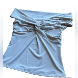 Abercrombie off the should top